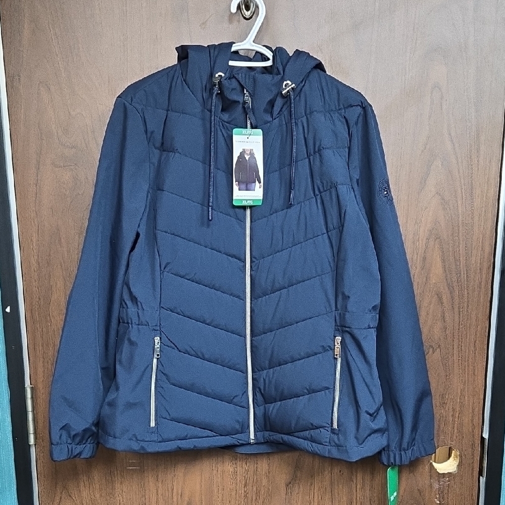 Tommy Hilfiger Size XL Navy Puffer Style Jacket